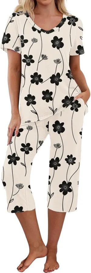 Color Printed Two Piece Pajamas for Women Short Sleeve Round Neck Pullover Top and Stretch Loungewear Capri Pants