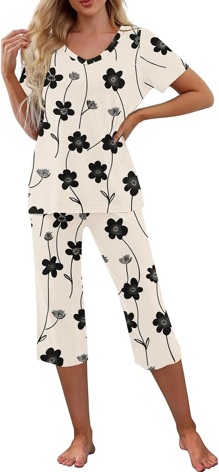 Color Printed Two Piece Pajamas for Women Short Sleeve Round Neck Pullover Top and Stretch Loungewear Capri Pants