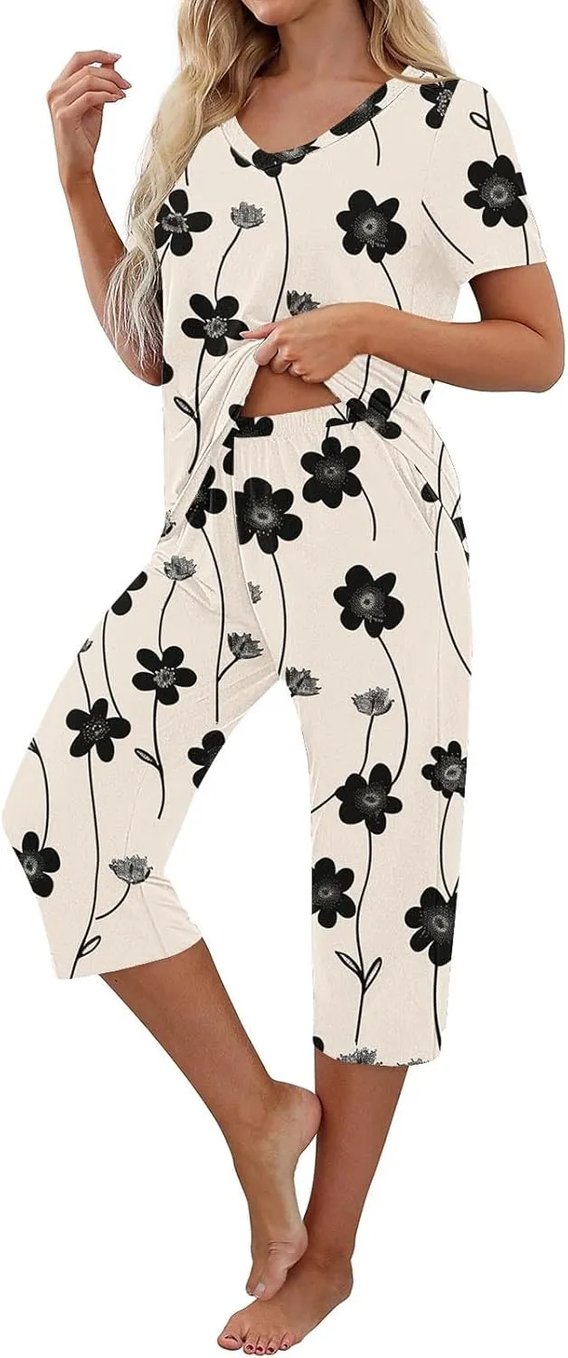 Color Printed Two Piece Pajamas for Women Short Sleeve Round Neck Pullover Top and Stretch Loungewear Capri Pants