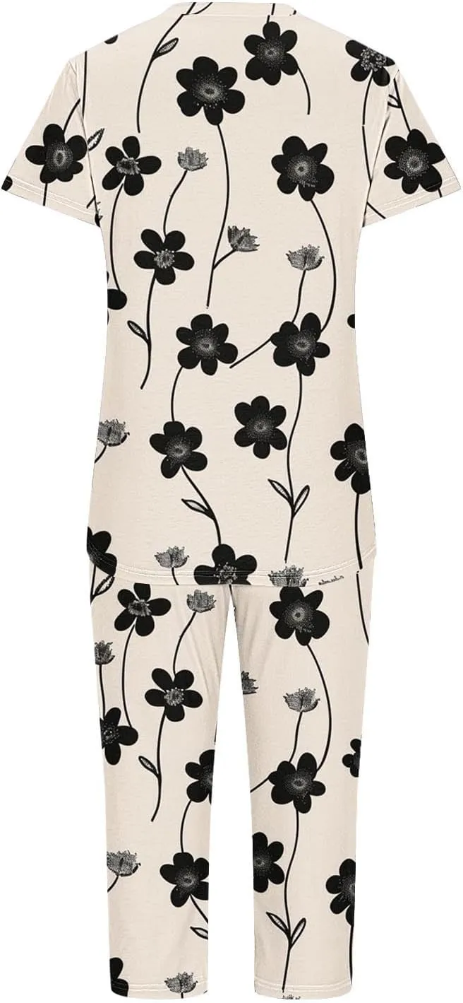 Color Printed Two Piece Pajamas for Women Short Sleeve Round Neck Pullover Top and Stretch Loungewear Capri Pants