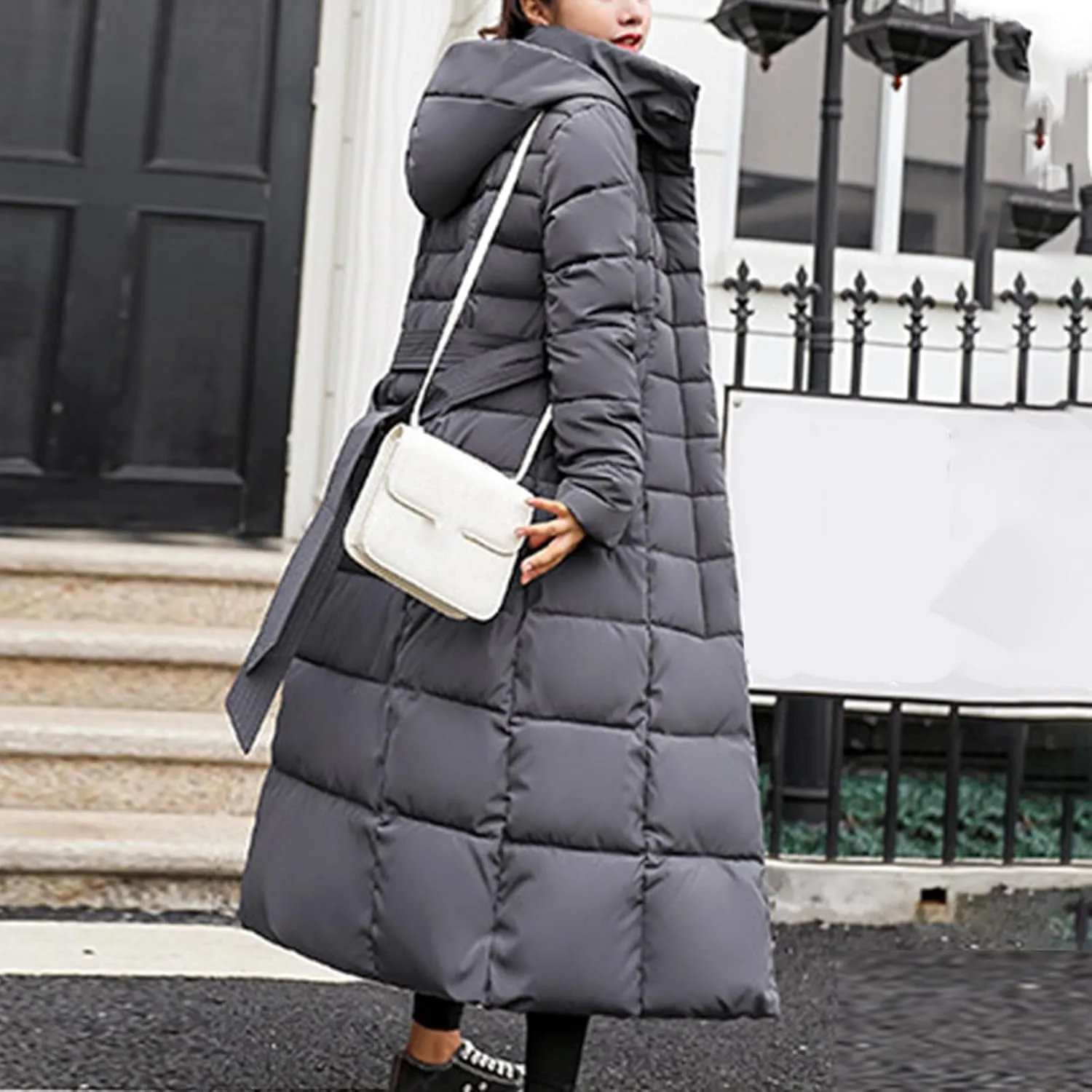 Long Down Coat Women Warm Thick Winter Windproof Puffer Jacket 2024 Trendy Slim Fit Parka Outwear with Faux Fur Hood