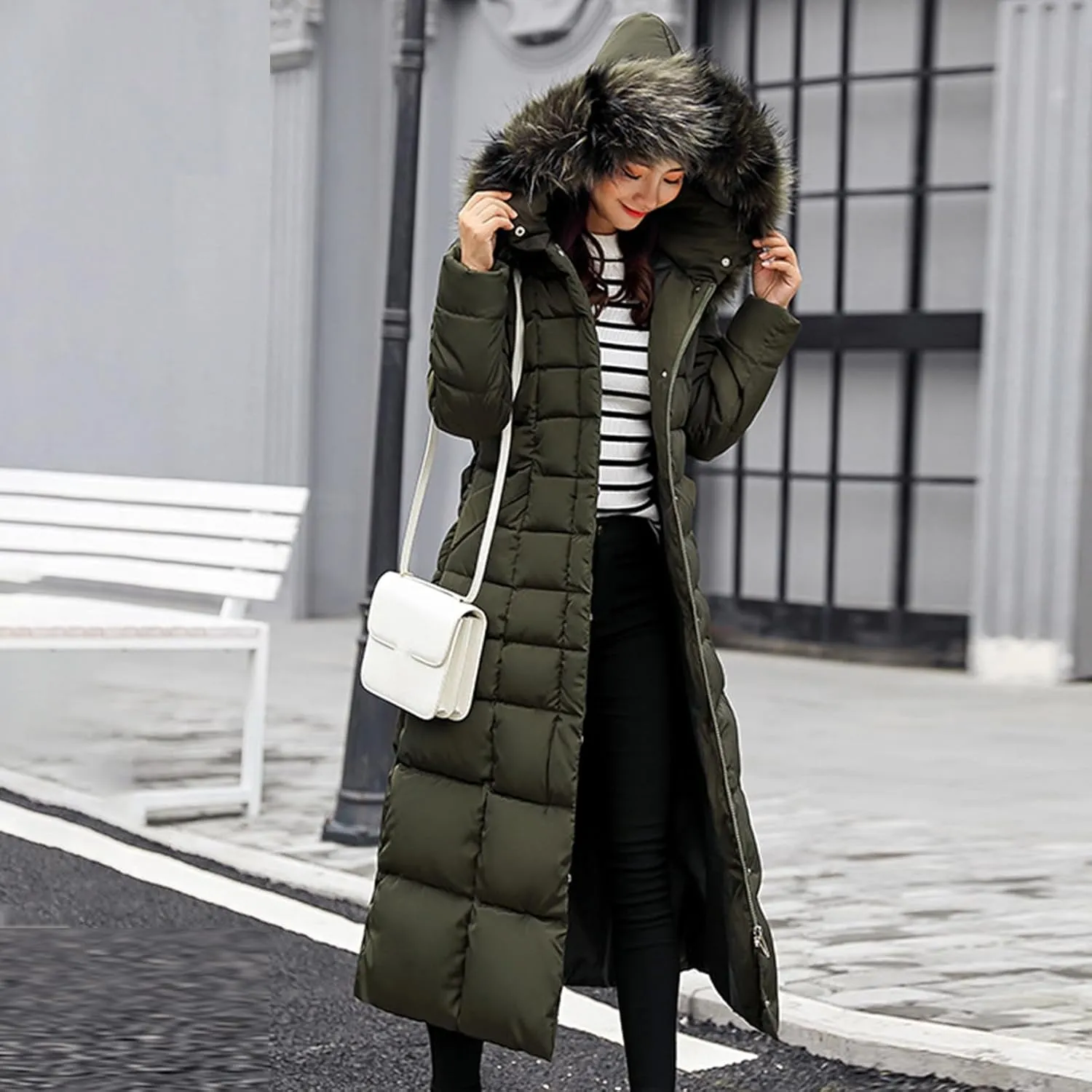 Long Down Coat Women Warm Thick Winter Windproof Puffer Jacket 2024 Trendy Slim Fit Parka Outwear with Faux Fur Hood