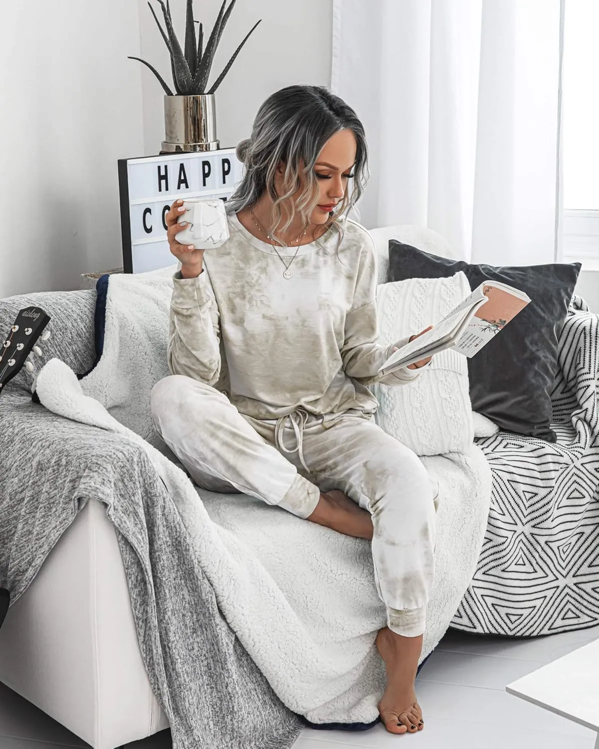 PRETTYGARDEN Women's Tie Dye Two Piece Pajamas Set Casual Long Sleeve Sweatshirt with Long Pants Loungewear
