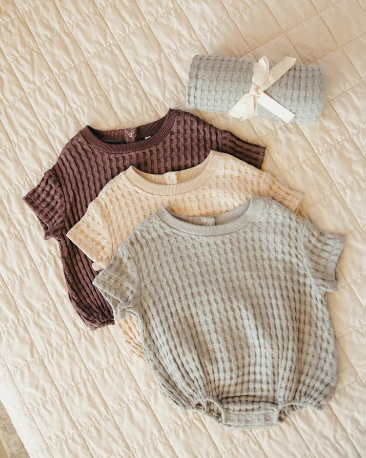 Quincy Mae - Relaxed Bubble Romper (Plum)