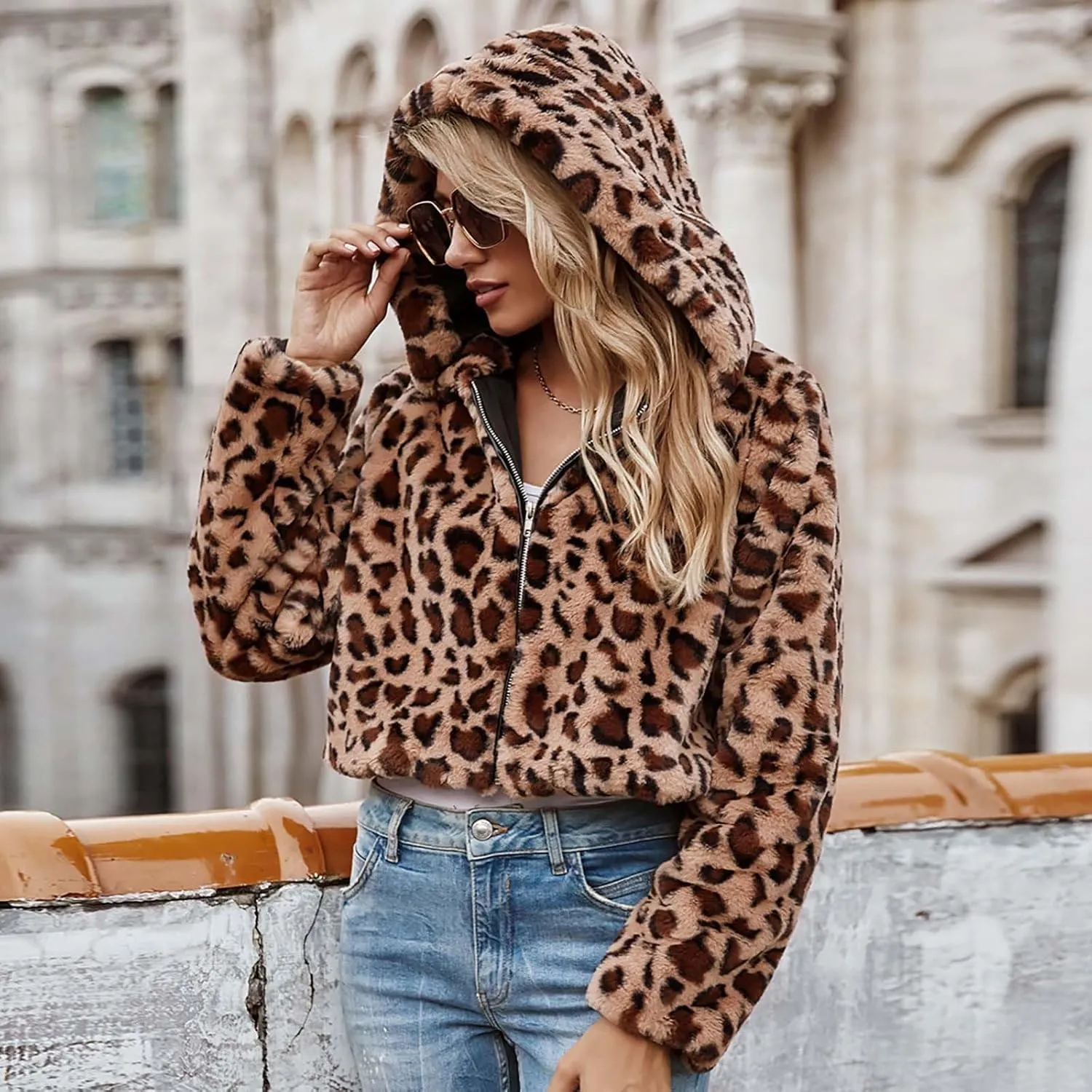 Womens Trendy Leopard Coats Warm Faux Furry Hooded Coat with Zipper Winter Jackets Short Cropped Cardigan Outerwear
