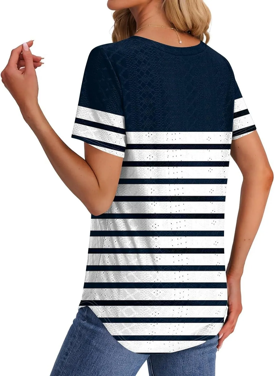 Womens V Neck Short Sleeve T Shirts 2025 Gradient Striped Print Casual Tops Loose Fit Basic Tees with Curved Hem