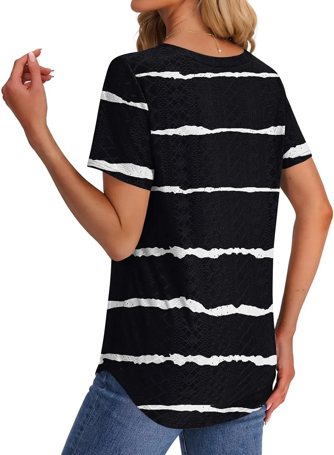 Womens V Neck Short Sleeve T Shirts 2025 Gradient Striped Print Casual Tops Loose Fit Basic Tees with Curved Hem